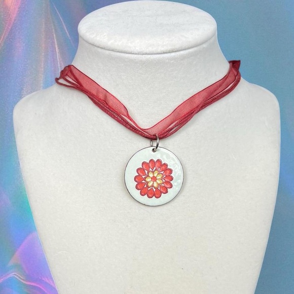 Red and white flower necklace with adjustable red ribbon #fairycore - Picture 1 of 2